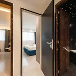 Rare! 2-br With Pools Access Private Parking Apartman *