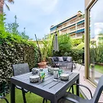 Rare! 2-br With Pools Access Private Parking Apartman *