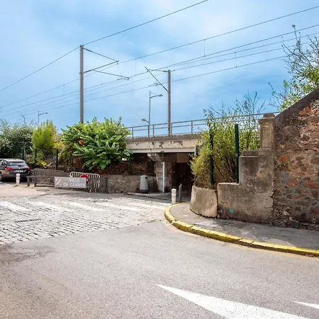 Rare! 2-br With Pools Access Private Parking Apartament