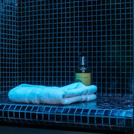 Rare! 2-br With Pools Access Private Parking شقة