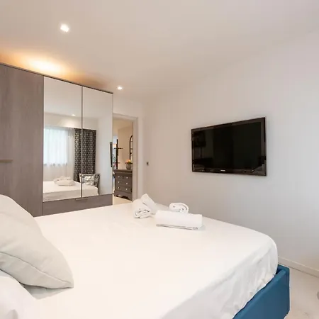 Rare! 2-br With Pools Access Private Parking Apartament Cannes