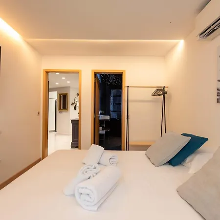 Rare! 2-br With Pools Access Private Parking Apartament *