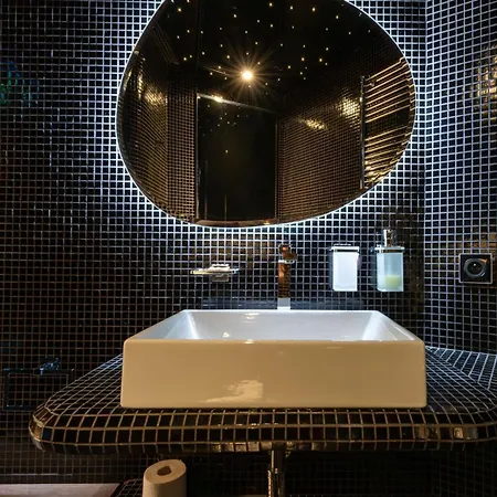 Rare! 2-br With Pools Access Private Parking Apartament *