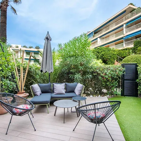 Rare! 2-br With Pools Access Private Parking *