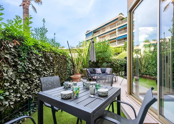 Rare! 2-br With Pools Access Private Parking Daire *