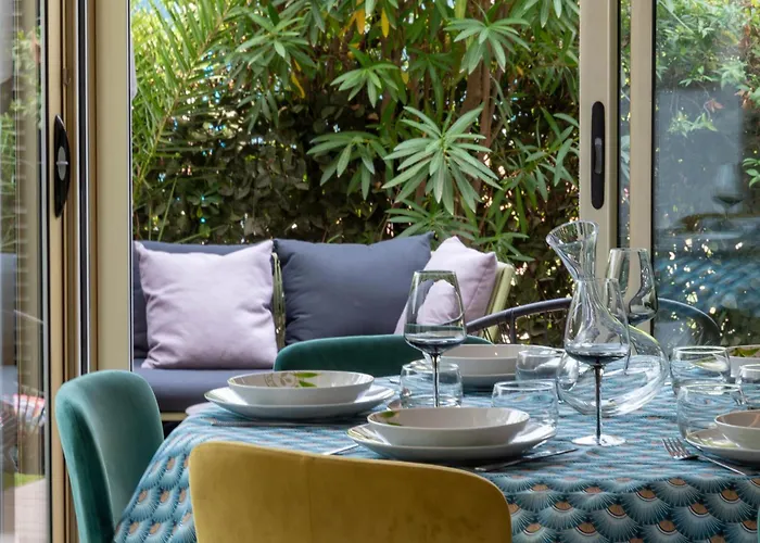Apartment Rare! 2-br With Pools Access Private Parking Cannes