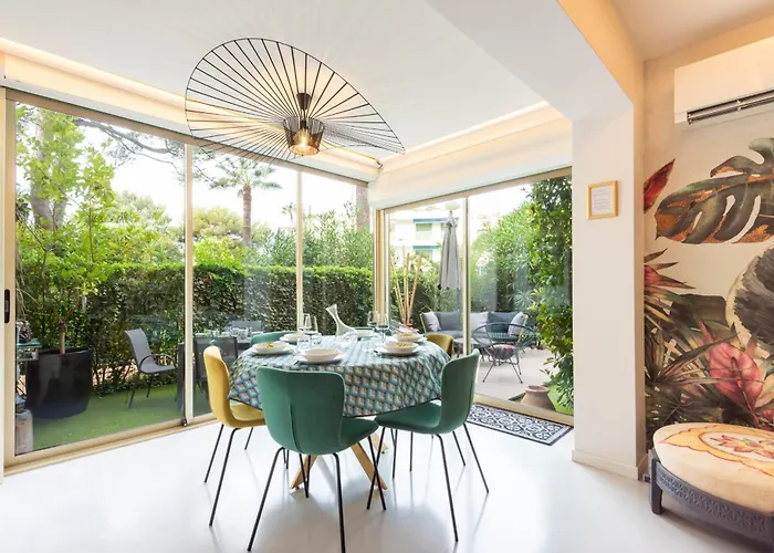 Rare! 2-br With Pools Access Private Parking *