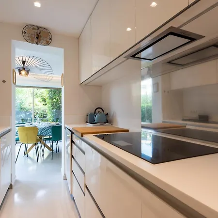 Rare! 2-br With Pools Access Private Parking 戛纳