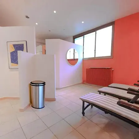 Apartament Rare! 2-br With Pools Access Private Parking