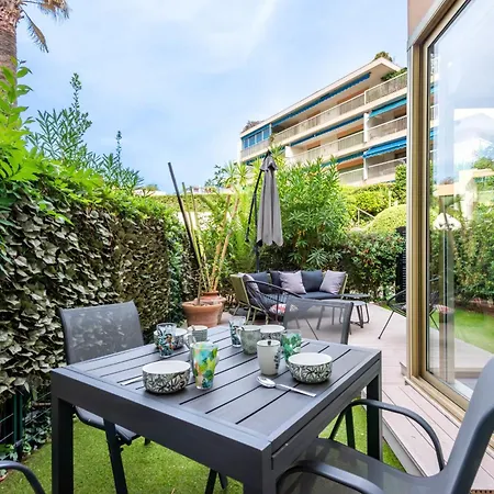 Rare! 2-br With Pools Access Private Parking Apartament *